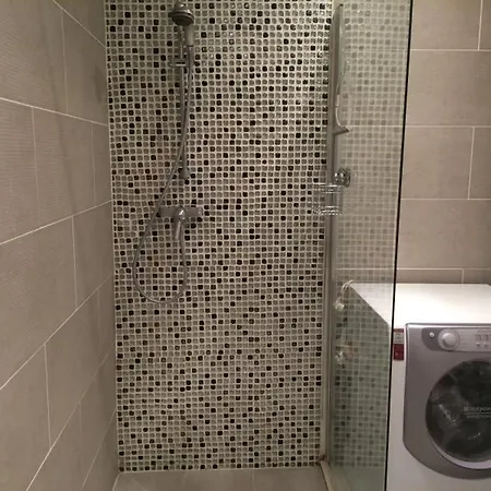 De Gaulle Apartman *